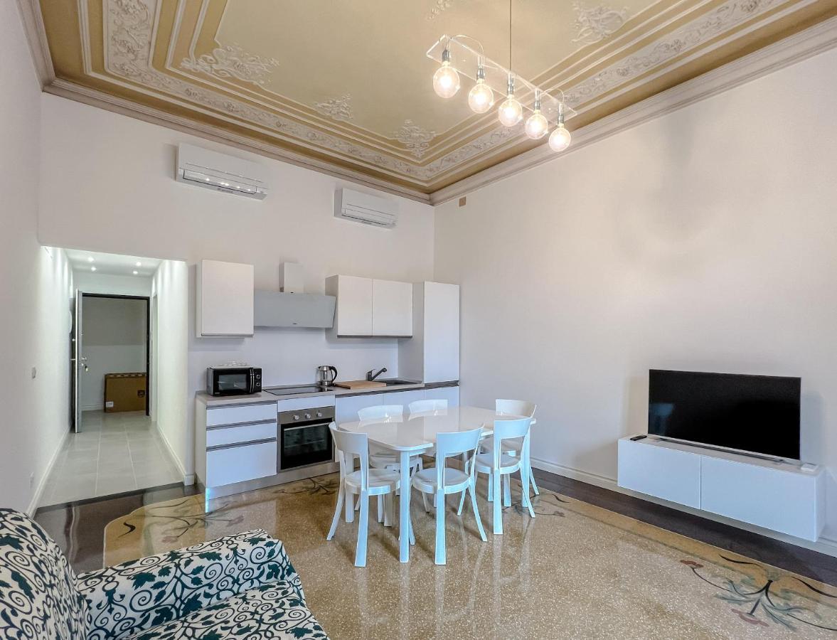 Appartamenti In Villa Del '900 Varazze Luaran gambar