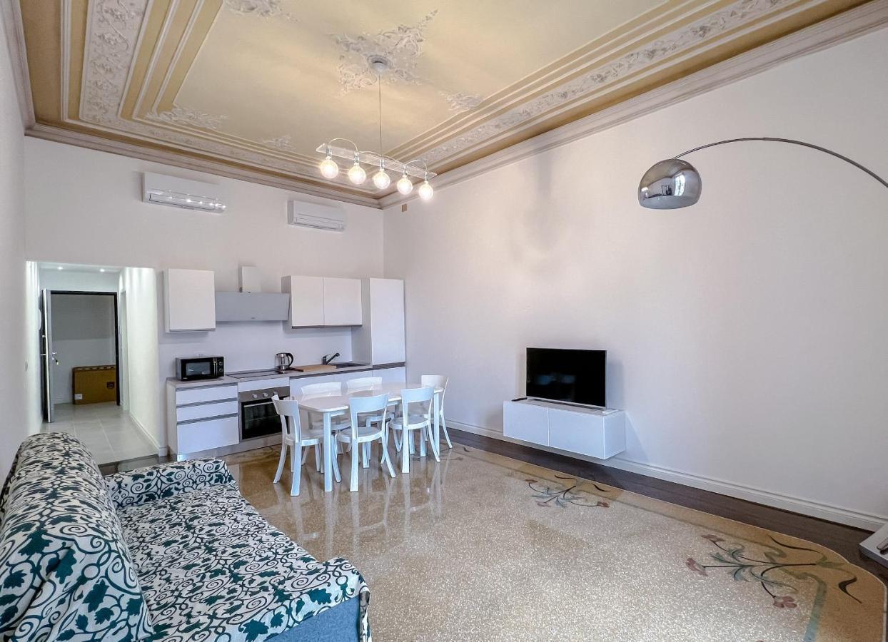 Appartamenti In Villa Del '900 Varazze Luaran gambar